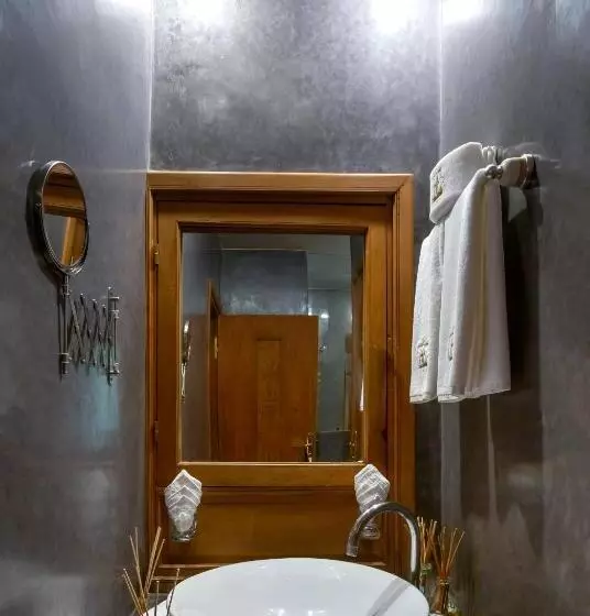 اتاق پرمیوم, Riad L Heure D Eté
