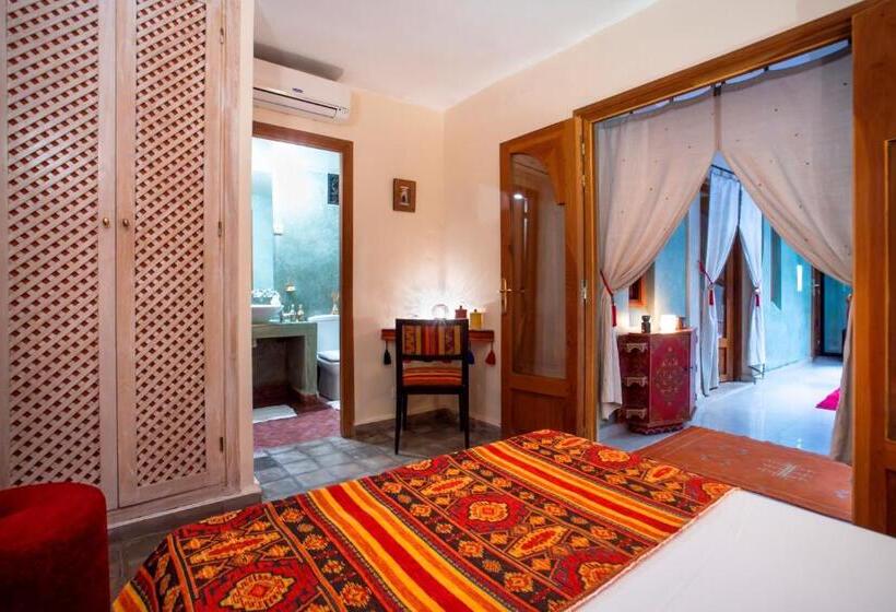 اتاق راحتی, Riad L Heure D Eté