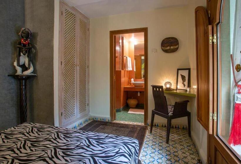 اتاق راحتی, Riad L Heure D Eté