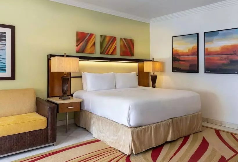 سوییت جونیور با چشم‌انداز استخر, Tamarind By Elegant Hotels
