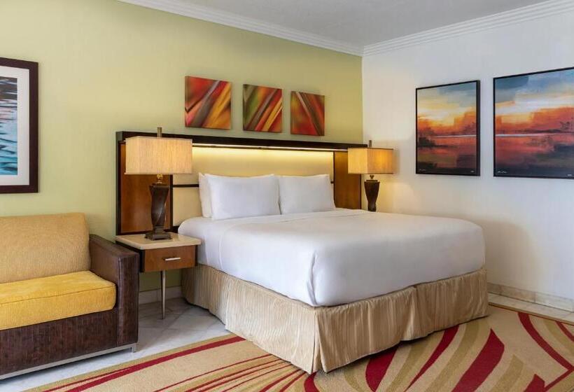 سوییت جونیور با چشم‌انداز استخر, Tamarind By Elegant Hotels