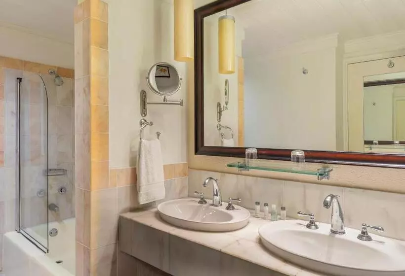 سوییت جونیور با چشم‌انداز دریا, Tamarind By Elegant Hotels