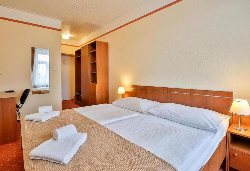 חדר סטנדרט, Tábor