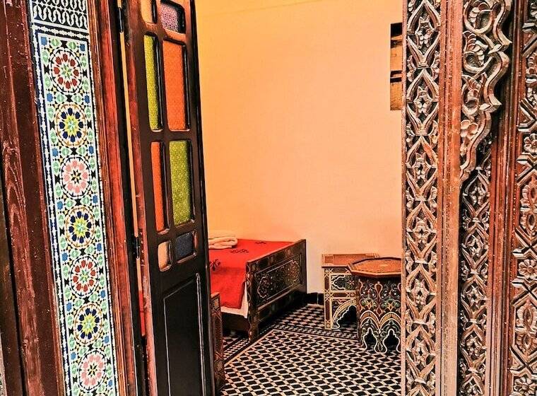标准间, Riad Farah