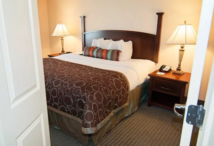 スタンダードスタジオ, Staybridge Suites Wichita, An Ihg