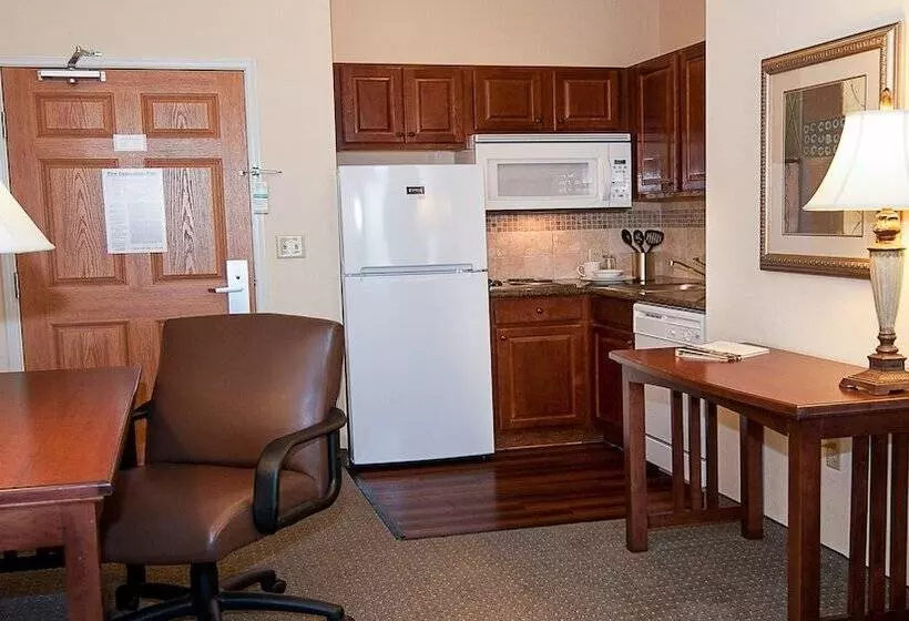 スタンダードスタジオ, Staybridge Suites Wichita, An Ihg
