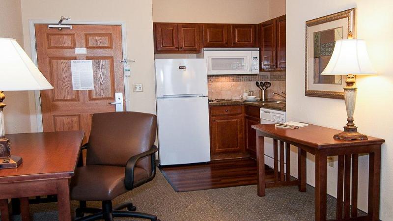 Студия Стандарт, Staybridge Suites Wichita, An Ihg