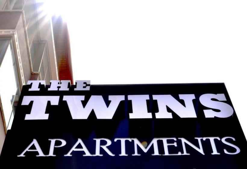 آپارتمان 1 خوابه با بالکن, The Twins Apartmens