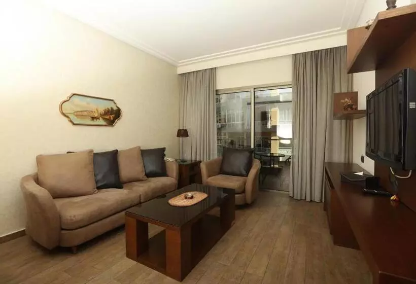 سوییت جونیور, Britannia Suites