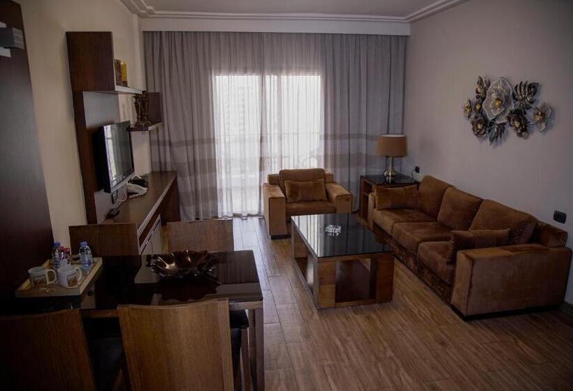 سوییت سوپریور, Britannia Suites