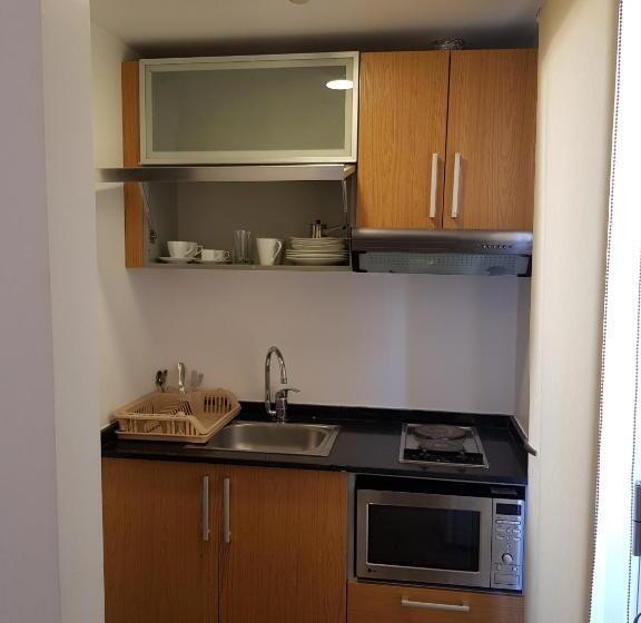 سوییت سوپریور, Britannia Suites