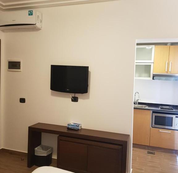 سوییت سوپریور, Britannia Suites