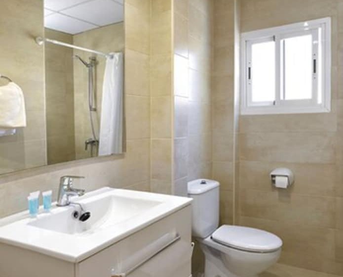 اتاق استاندارد با بالکن, Hsr Gil