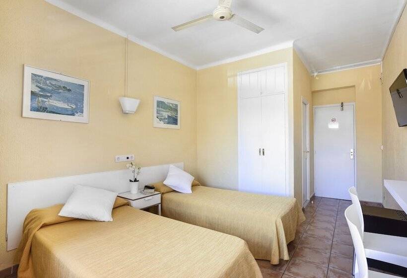 اتاق استاندارد با بالکن, Hsr Gil