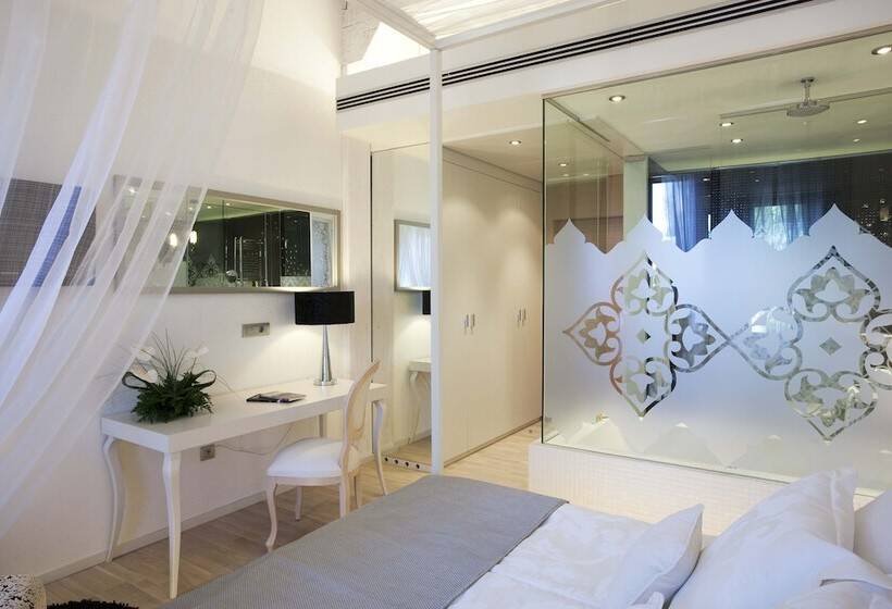 غرفة سوبيريور, Af Pesquera