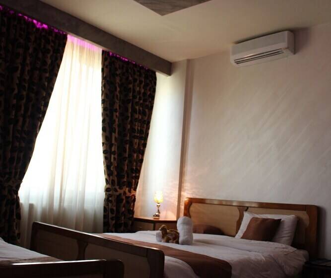 سوییت, Arab Tower