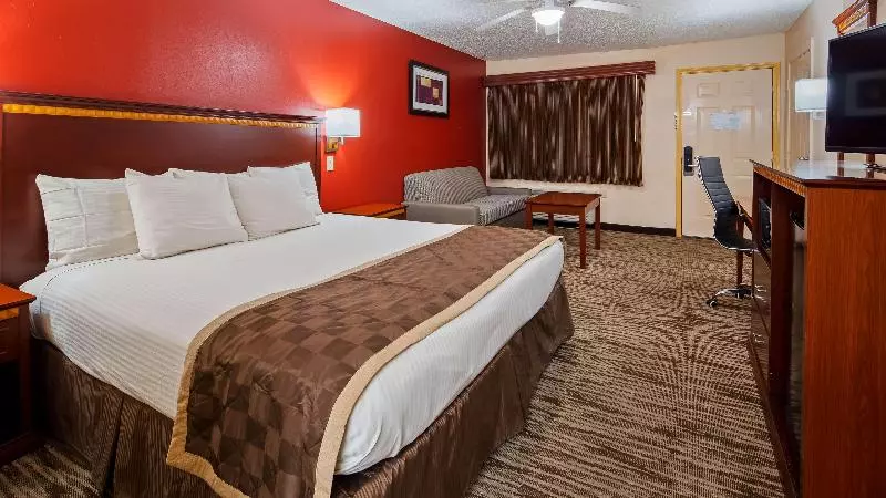 キングサイズベッドのスタンダードルーム, Best Western Executive Inn
