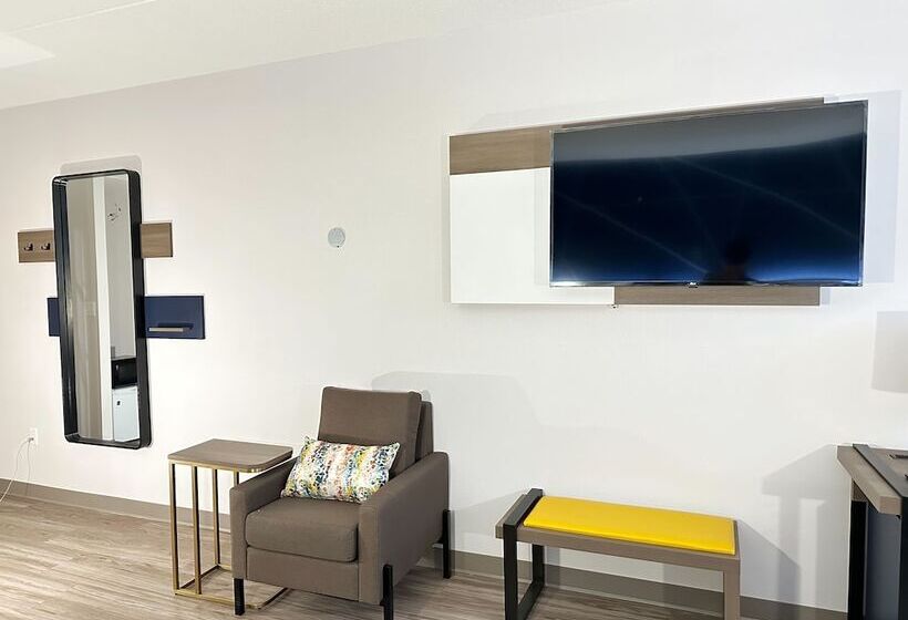 غرفه قياسيه سريرين مزدوجين, Comfort Inn & Suites