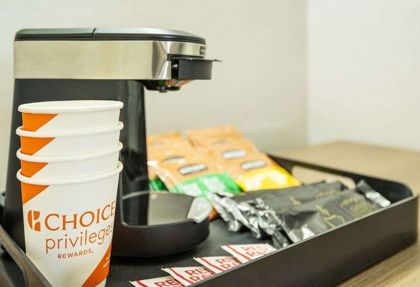 جناح, Comfort Inn & Suites