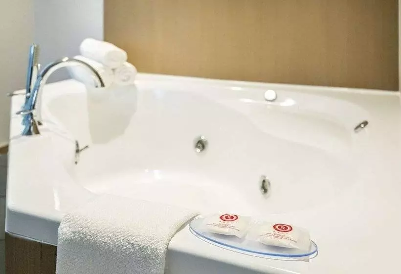 スイート, Comfort Inn & Suites