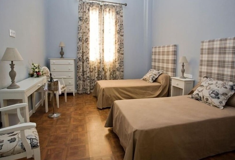 Номер Стандарт, Hospederia La Querencia