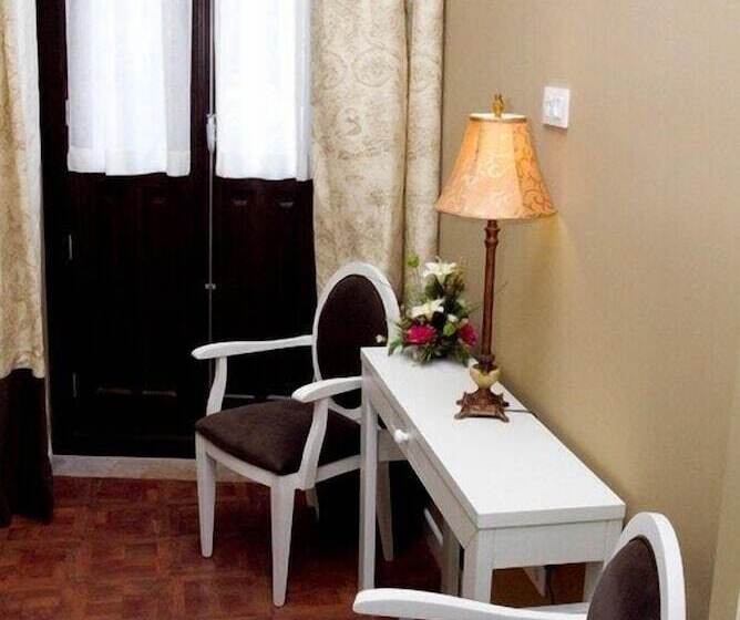 Номер Стандарт, Hospederia La Querencia