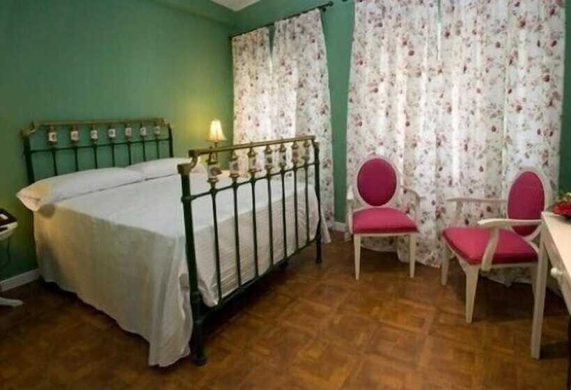 Номер Стандарт, Hospederia La Querencia