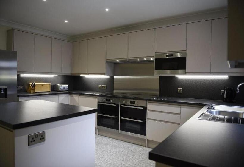 غرفة سوبيريور, Toothbrush Rooms At Lattice Lodge   Guest Kitchen & Ev Recharging