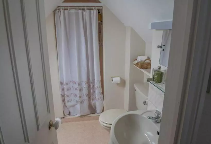 ベーシックルーム, Toothbrush Rooms At Lattice Lodge   Guest Kitchen & Ev Recharging