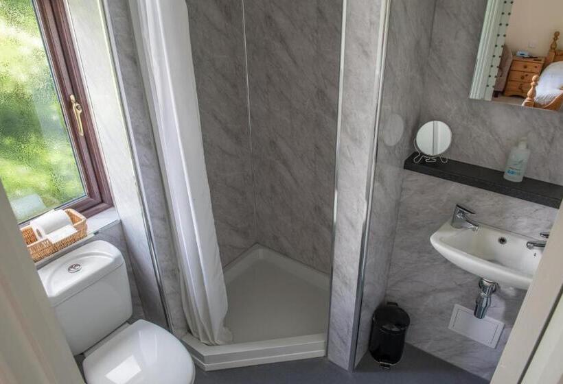 غرفة قياسية, Toothbrush Rooms At Lattice Lodge   Guest Kitchen & Ev Recharging