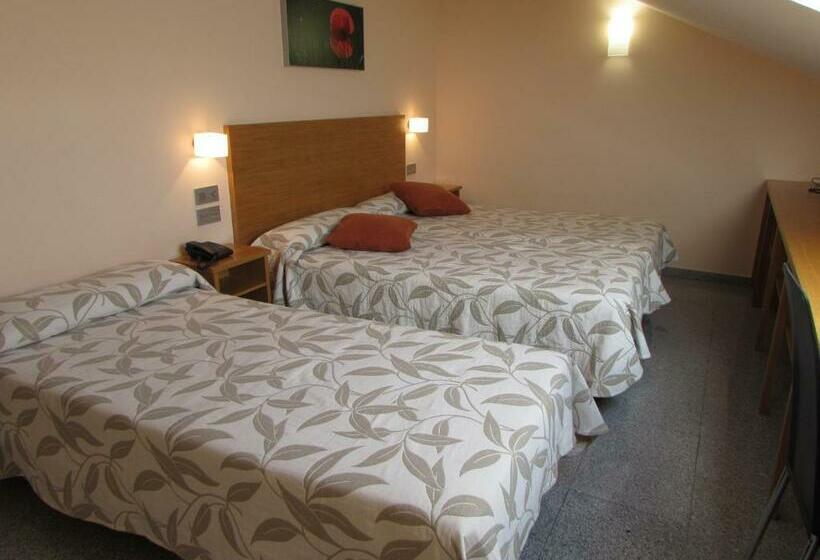 标准三人间, Palacio De Asturias