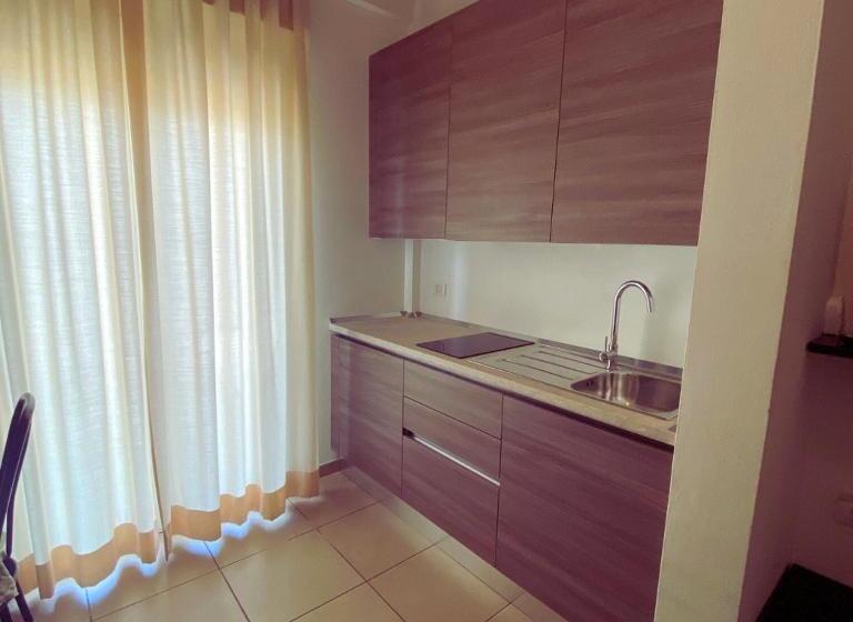 إستوديو سوبيريور, Residence Roxy