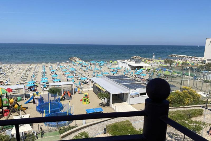 수피리어 스튜디오, Residence Roxy