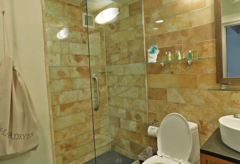 Стандартный Номер Кровать Кинг, The Tudor Arms Hotel Cleveland   A Doubletree By Hilton