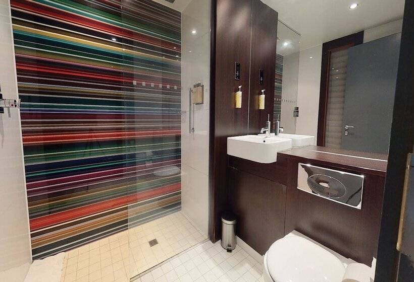 Номер Стандарт, Village Hotel Farnborough