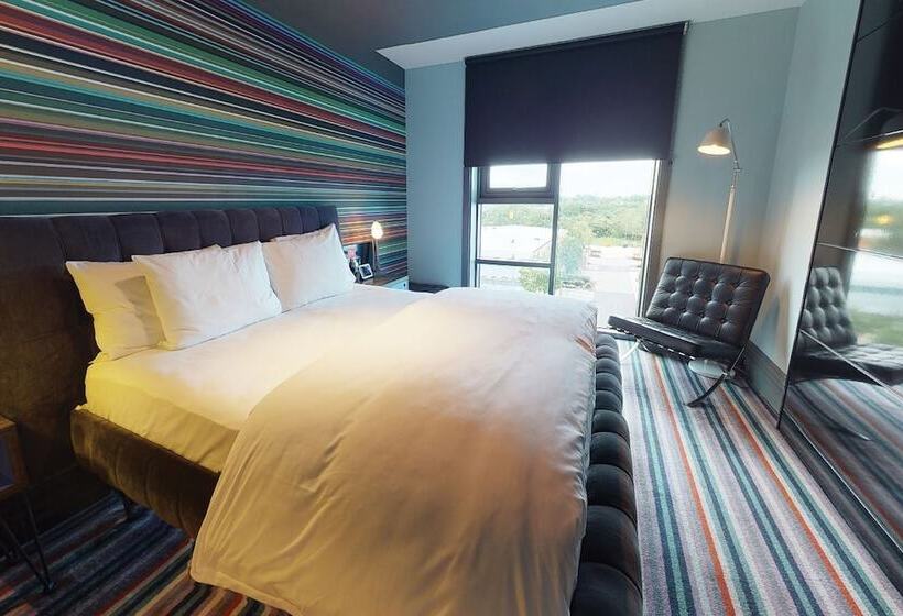 Номер Стандарт, Village Hotel Farnborough