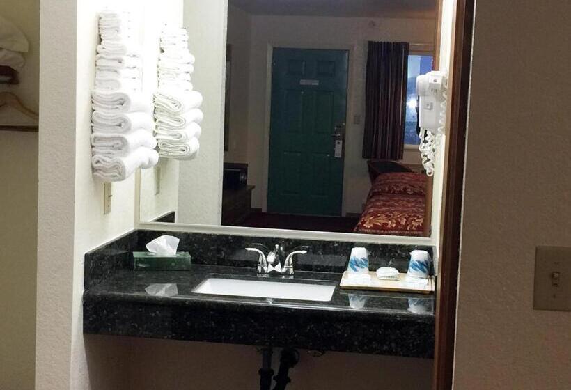 غرفه قياسيه سريرين مزدوجين, Westward Inn