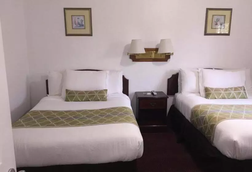 ファミリールーム, Westward Inn