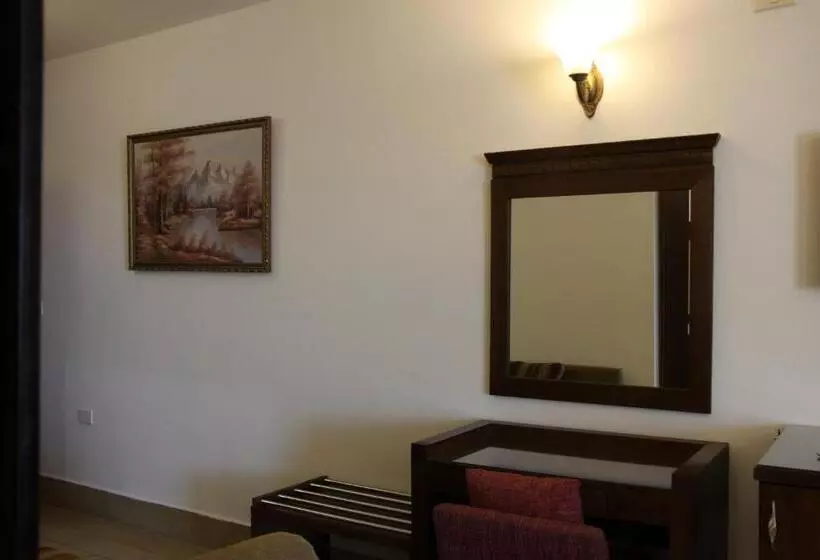 اتاق استاندارد یک نفره با چشم‌انداز دریا, Lamedina Hotel & Resort