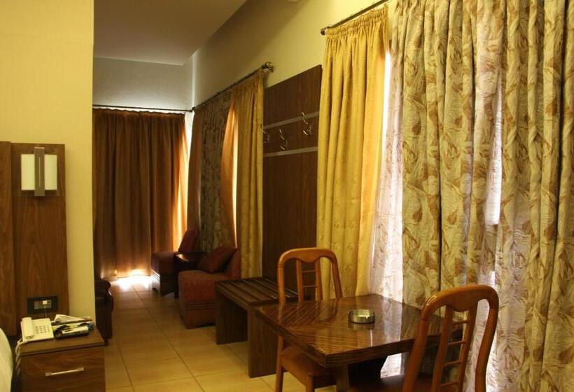 اتاق لوکس, Lamedina Hotel & Resort