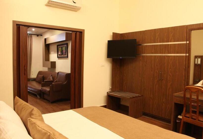 سوییت, Lamedina Hotel & Resort