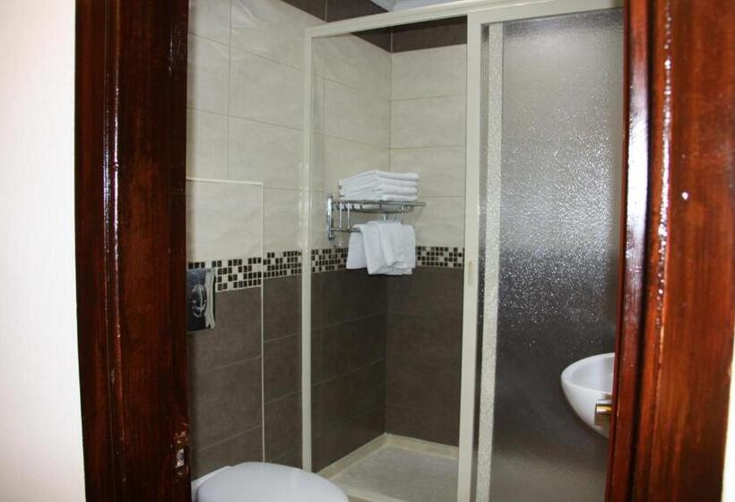 Economy Quadruple Room, Lamedina Hotel & Resort