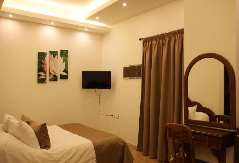 Economy Quadruple Room, Lamedina Hotel & Resort