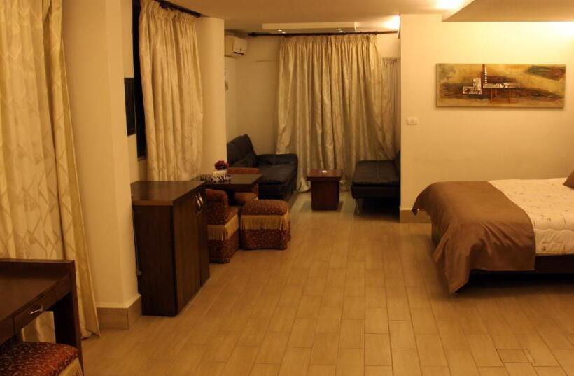 سوییت لوکس, Lamedina Hotel & Resort