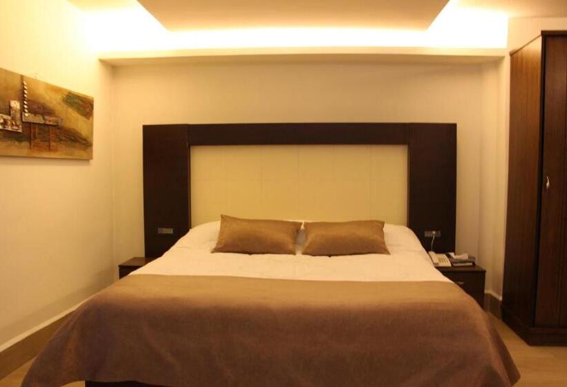 سوییت لوکس, Lamedina Hotel & Resort