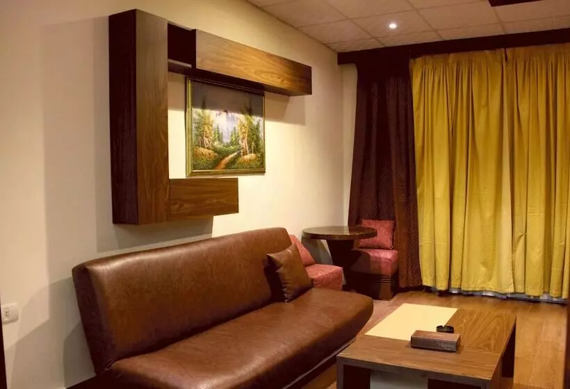 سوییت, Lamedina Hotel & Resort