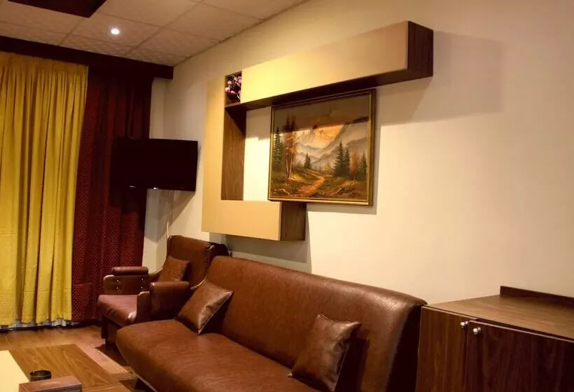 سوییت, Lamedina Hotel & Resort