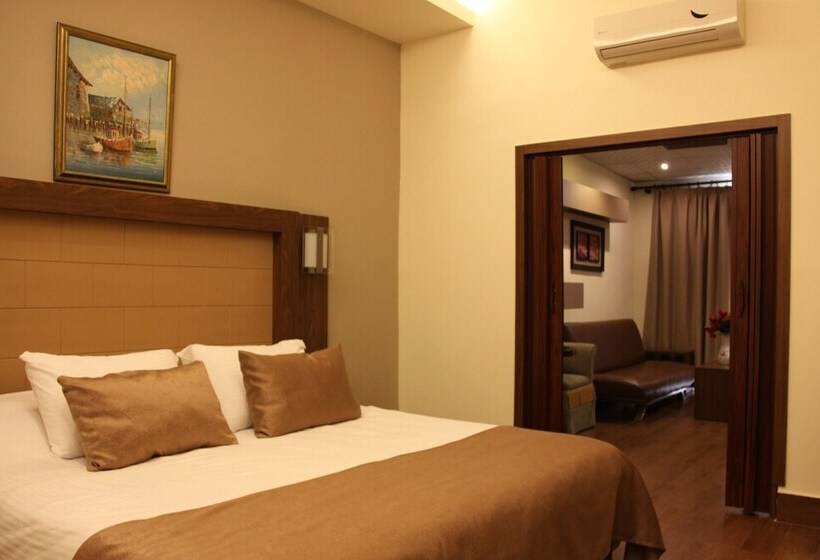 سوییت, Lamedina Hotel & Resort