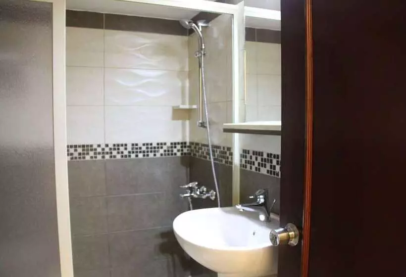 اتاق اکونومی یک تخته, Lamedina Hotel & Resort