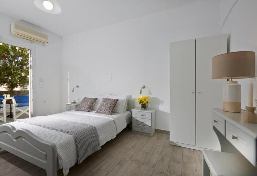 이코노미 룸, Milos Villas